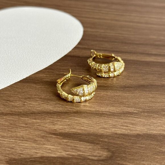 Gold Hoop Earrings Q185 - Picture 2 of 5